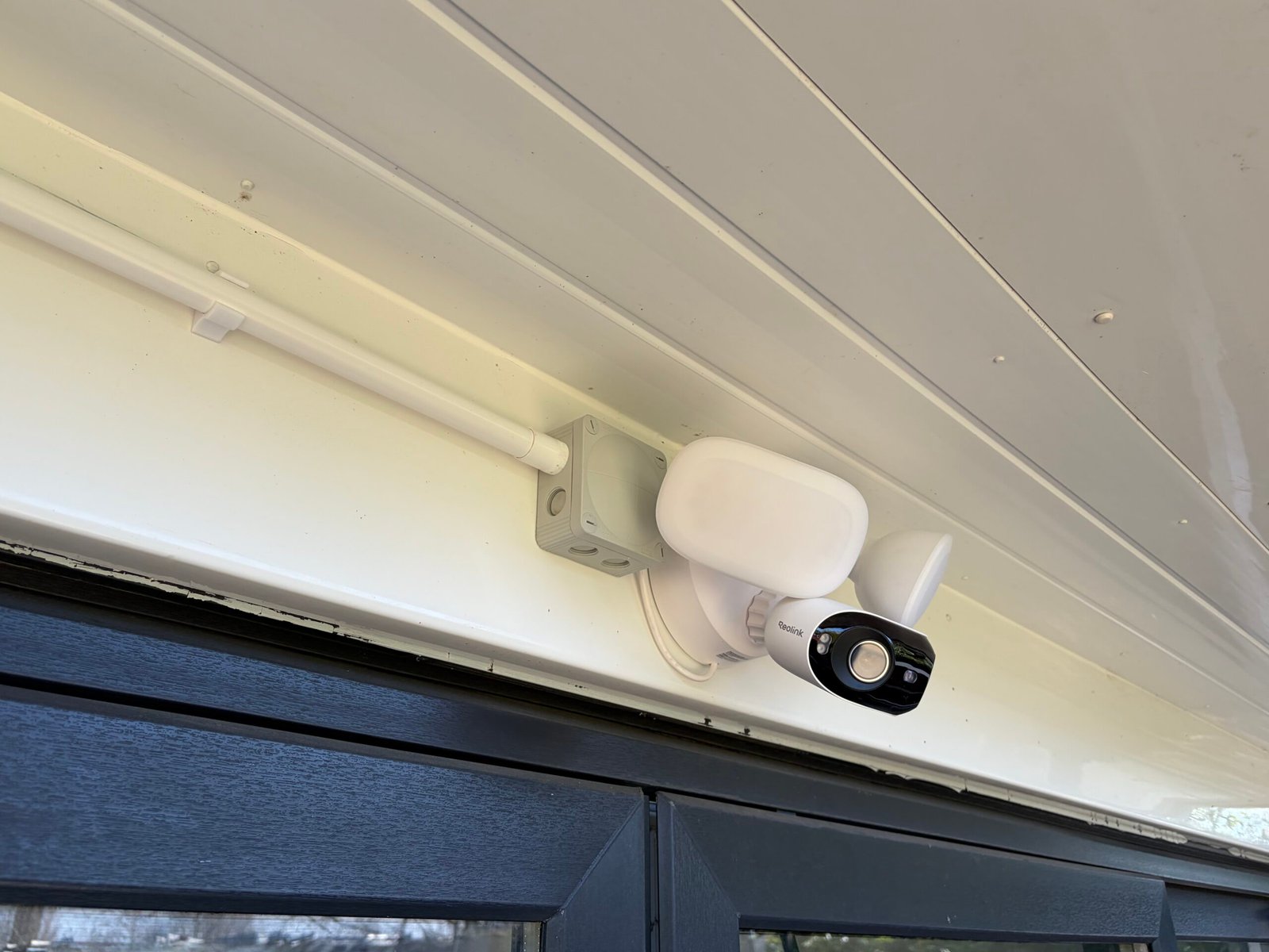 Reolink floodlight camera with junction box — North London